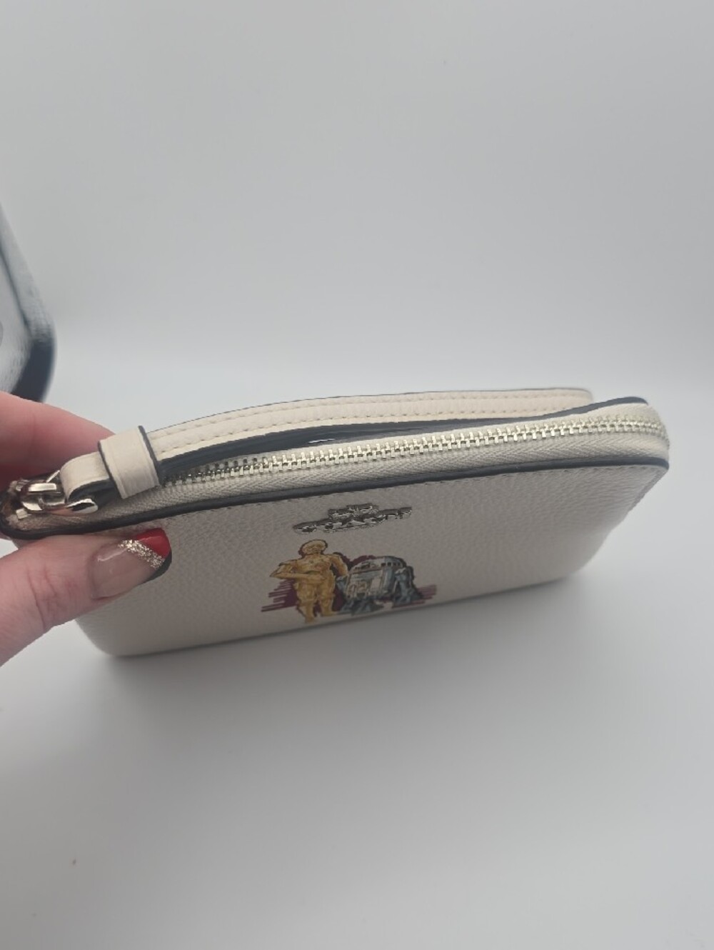Coach Cream Limited Edition Star Wars C-3PO & R2-D2 Small Wristlet (NWOT)✨️🤍✨️ - Picture 6 of 11